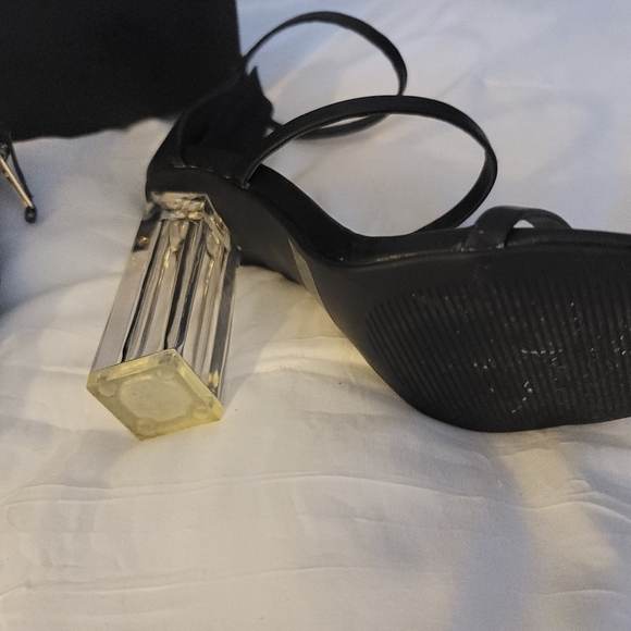 Isabella scrappy sandals.excellent Condition 4 Inches - Picture 2 of 8